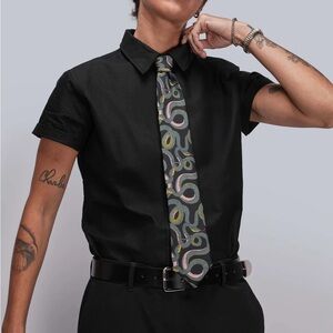 BUTTON-UPS
THE ESSENTIAL OXFORD BUTTON UP